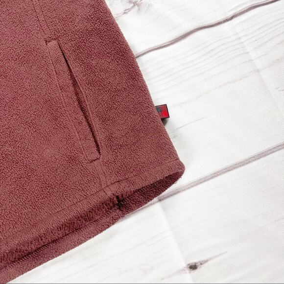 Woolrich Women's Burgundy Red Fleece Zip Vest Size‎ Medium - Picture 3 of 5